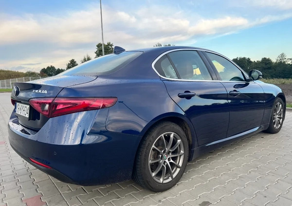 Alfa Romeo Giulia cena 97500 przebieg: 107000, rok produkcji 2019 z Kraków małe 277